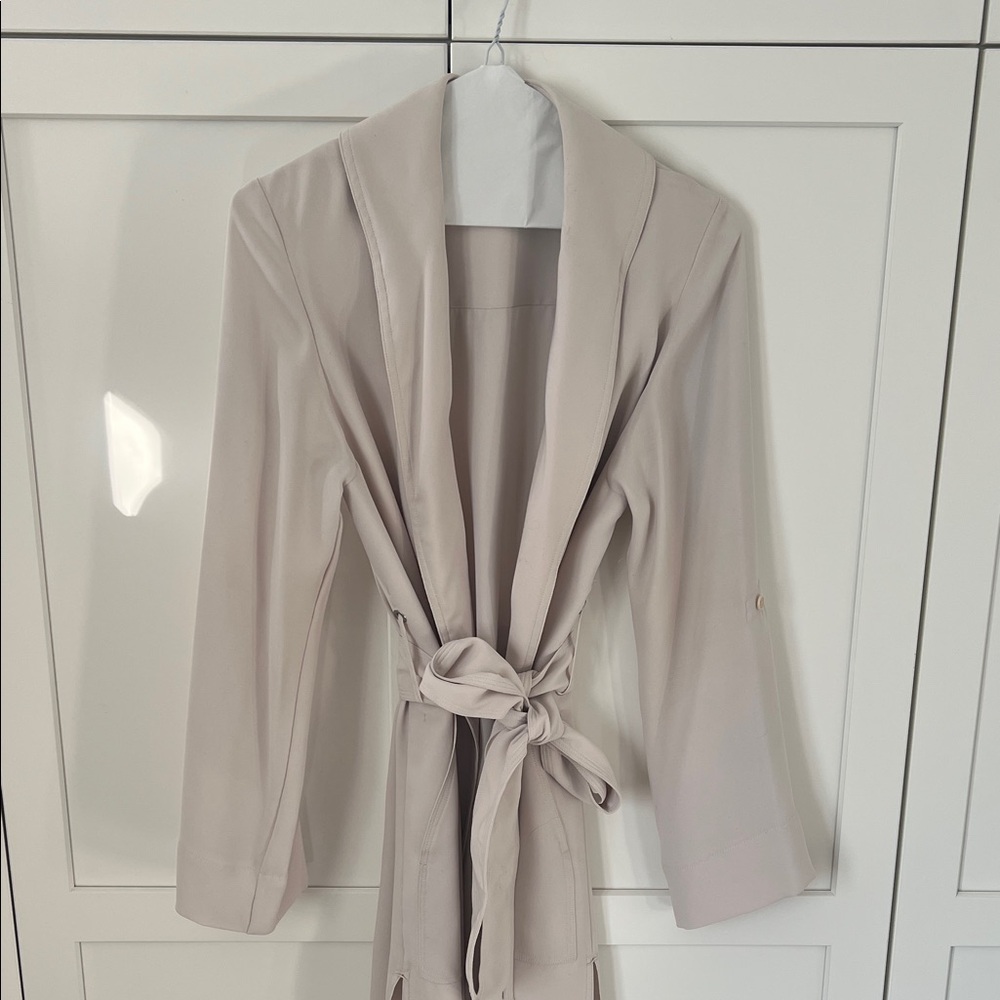 Elegant Khaki Women's Light Jacket